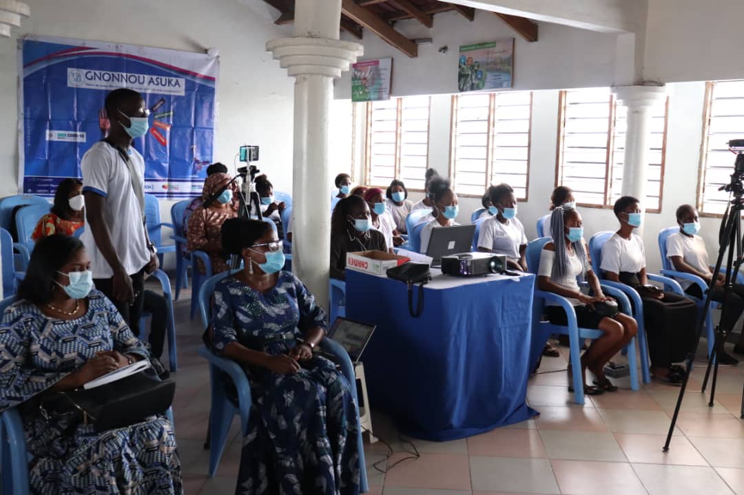 ViaMe8's tweet photo. #GnonnouAsuka💪
Effectivité de la Cérémonie du lancement de la phase de Mentorat en présence de la Rpte du Ministre des Affaires Sociales et de la Microfinance @TognifodeV, Mme #GenevièveARAWO; de l Cdtrice du #FAEN @jessyca du @numeriquebenin, de Rpte de @BatongaFdn
#HackCovid19 https://t.co/96VquHSEWB