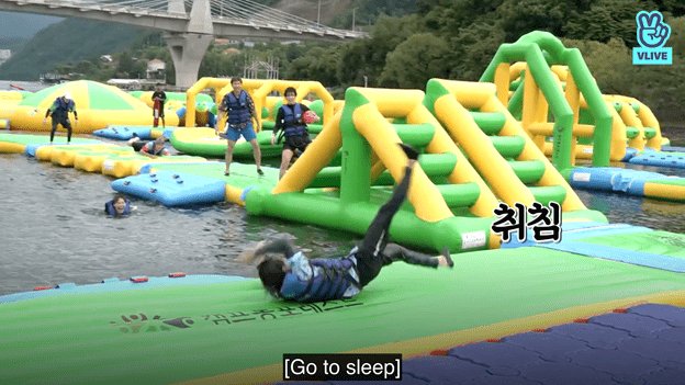 Healinghours7's tweet photo. A Run BTS each Tuesday keeps depression away — a serotonin booster thread ♡ https://t.co/Lrj8vexcXi