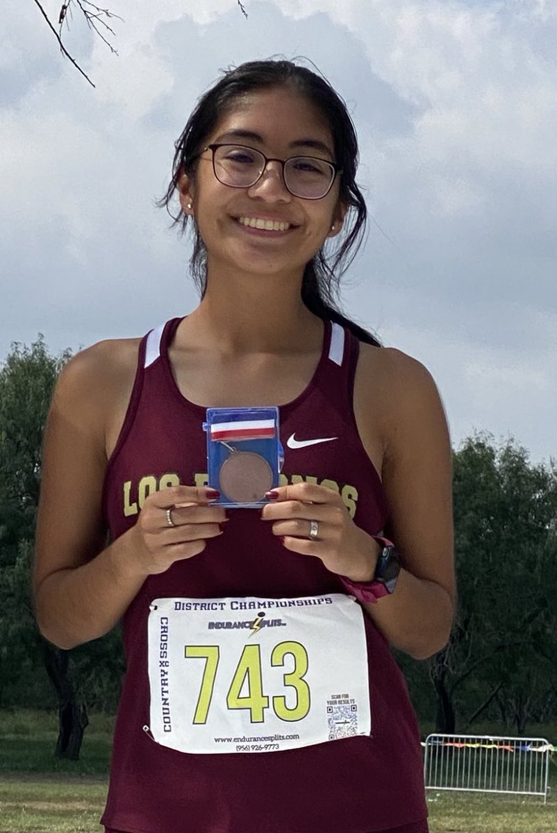 MrsErikaDMtz's tweet photo. I want to wish the best of luck to LFHS Senior Jasmine Ponce, competing at the cross country regional meet on Monday. YOU GO GIRL! Who run the worldโฆGIRLS! #MakeItToState @LosFresnosCISD @losfresnoshigh @LFCISDAT https://t.co/4XKQdxc4Cs