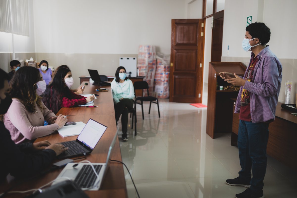 pablotsukayama's tweet photo. La visita es parte del proyecto de descentralización de vigilancia genómica en Perú, que es posible gracias a @ProcienciaPeru @UKinPeru @sangerinstitute @VLIRUOS + colaboradores de varias universidades y regiones del país. https://t.co/K8V5UWJO8q
