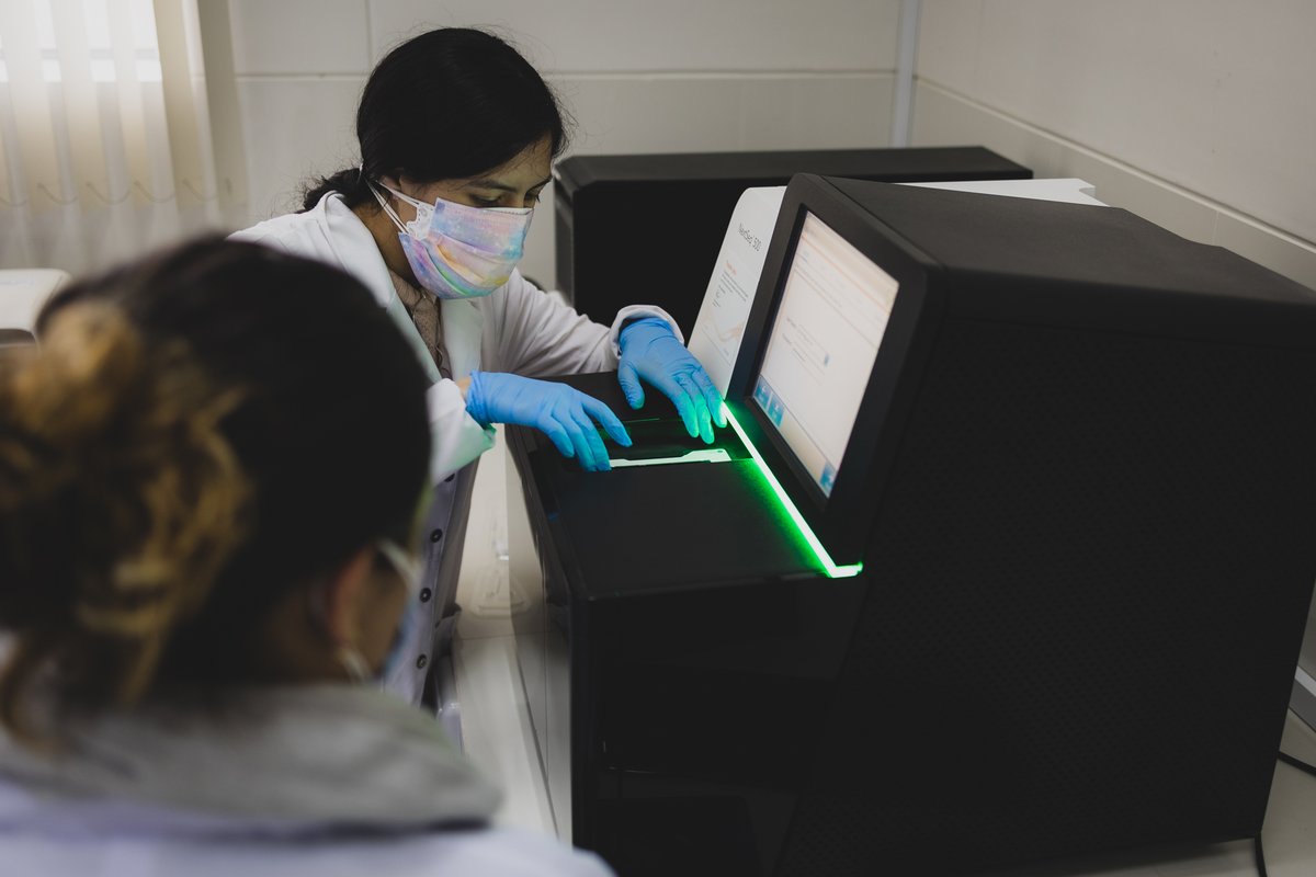 pablotsukayama's tweet photo. La visita es parte del proyecto de descentralización de vigilancia genómica en Perú, que es posible gracias a @ProcienciaPeru @UKinPeru @sangerinstitute @VLIRUOS + colaboradores de varias universidades y regiones del país. https://t.co/K8V5UWJO8q