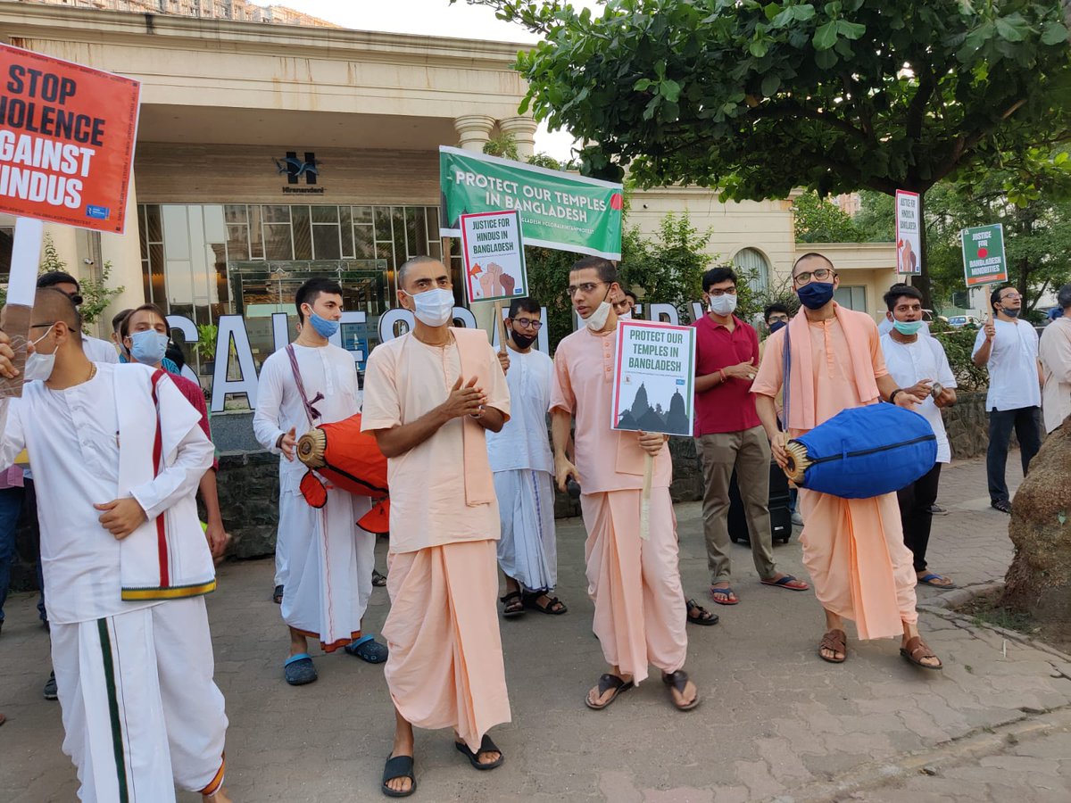 KCSociety_India's tweet photo. Justice for Bangladeshi Hindus. 

Hare Krishna movement devotees from Mumbai 

#SaveBangladeshiHindus https://t.co/FqlyLJxbND