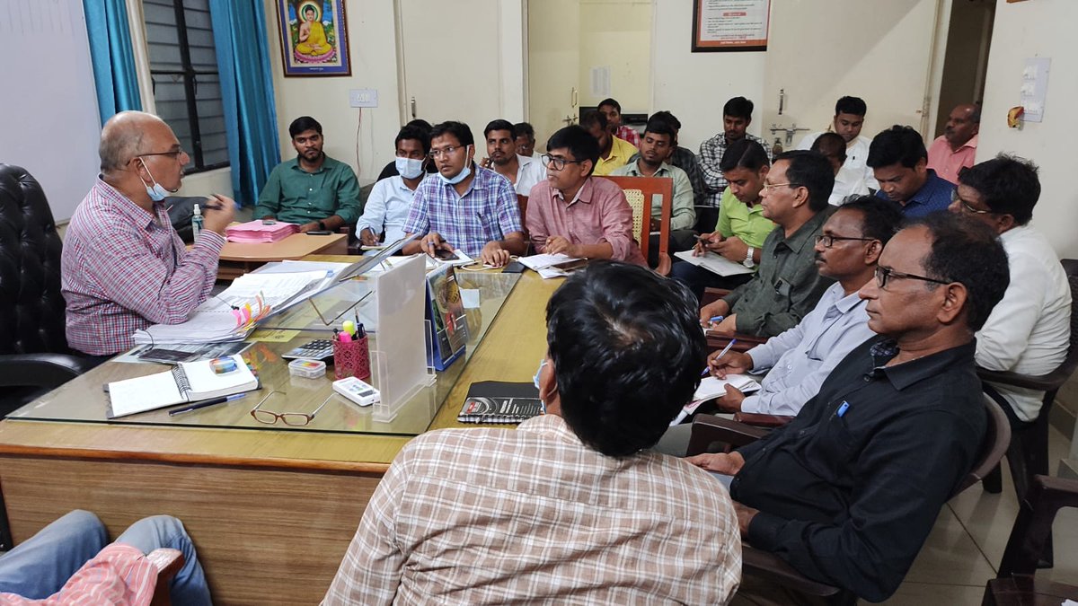 puvvnlsdnagar's tweet photo. Meeting of chief engineer , Basti sir in EDD SIDDHARTHNAGAR regarding OTS scheme &amp; other technical and commercial parameters.
@UPPCLLKO @PuVVNLHQ https://t.co/J4TDQ9dQIC