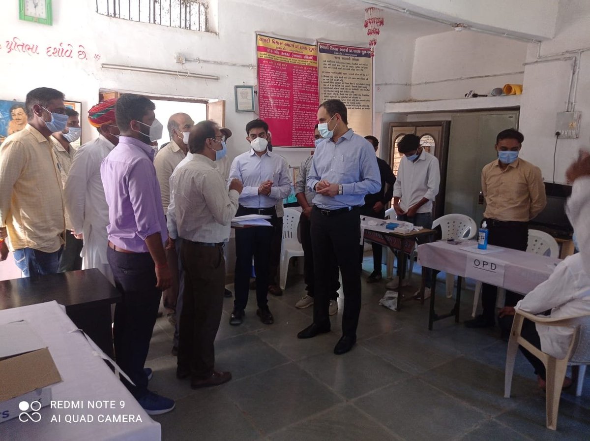 સુઇગામ ખાતે કોવીડ વેકસીનના બાકી લાભાર્થીઓને આવરી લેવા માટે આરોગ્યના અધિકારીઓ સાથે ચર્ચા
<a href="/CMOGuj/">CMO Gujarat</a> <a href="/pkumarias/">Pankaj Kumar</a>