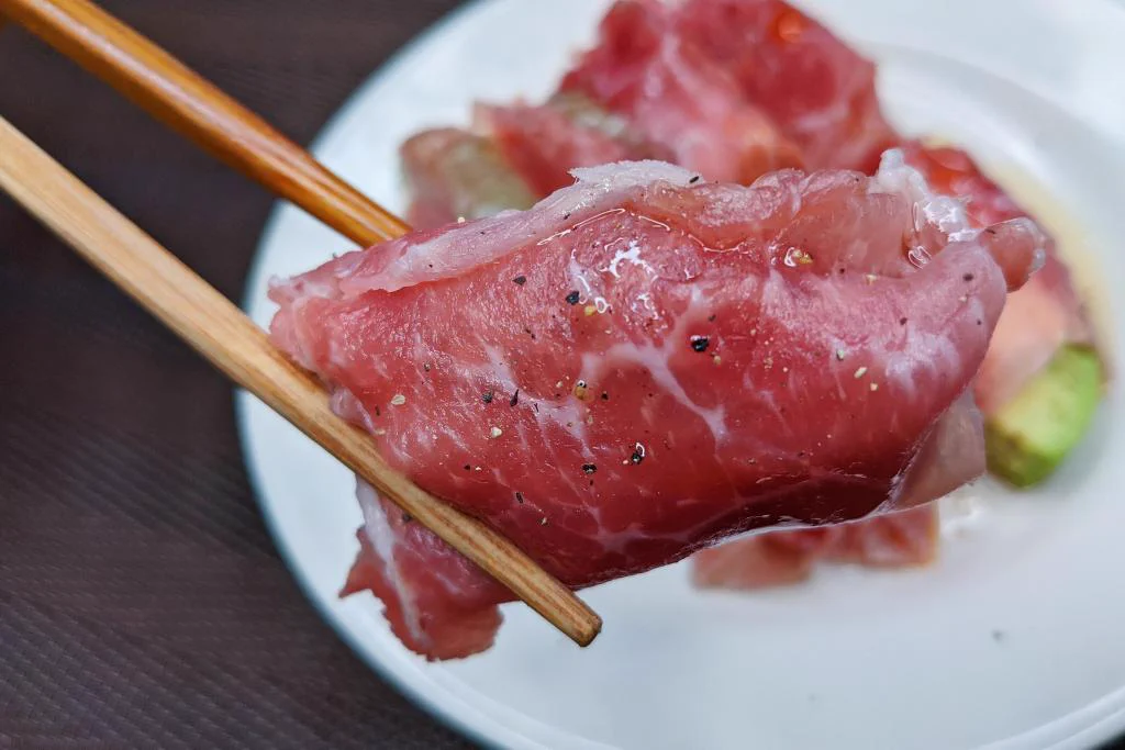 おつまみにも良さそう！生ハムでアボカドやチーズを巻いた、餃子風レシピ！