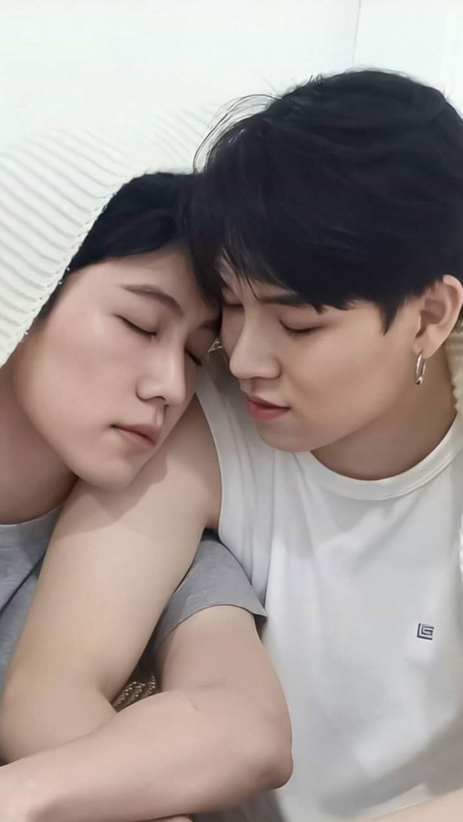jscayaw's tweet photo. In LOVE, there is no need for much drama but just spending my daily days with you would be enough. 

Photo Cr: (Twitter) 
Caption:  Jsca 

#YinWar #VeeMark #DewBest  #LoveMechanics #TheBestStory  #acaptionaday https://t.co/cm7VHq9THC
