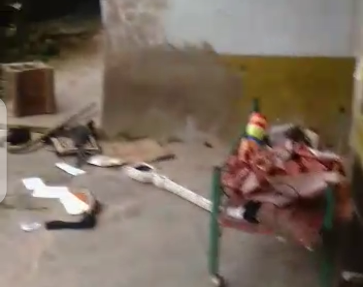 MimiMefoInfo's tweet photo. Soldiers accused of desecrating Noni Din Palace

"... They deceive us that when they are coming we should not run or that we should run to the palace for safety... What would have happened if they met us or the fon there then?”

Read full article 👇🏾
https://t.co/antQ46ZdgT https://t.co/4bqPGWWIh4