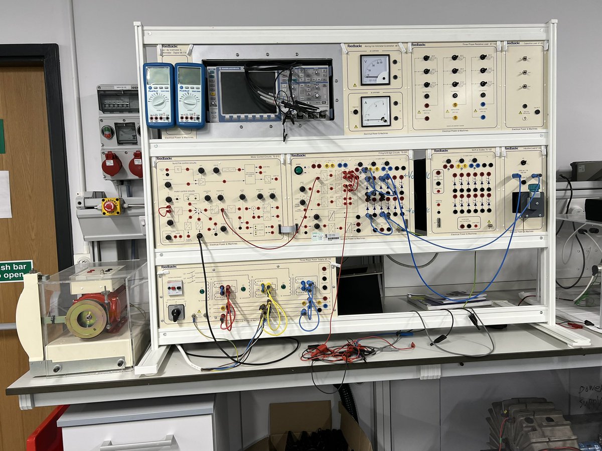 SwanseaEEE's tweet photo. Lovely to have on-campus visitors again in the Electronics Teaching lab at @SwanseaUni #studyEEE https://t.co/icrHNVnLBE