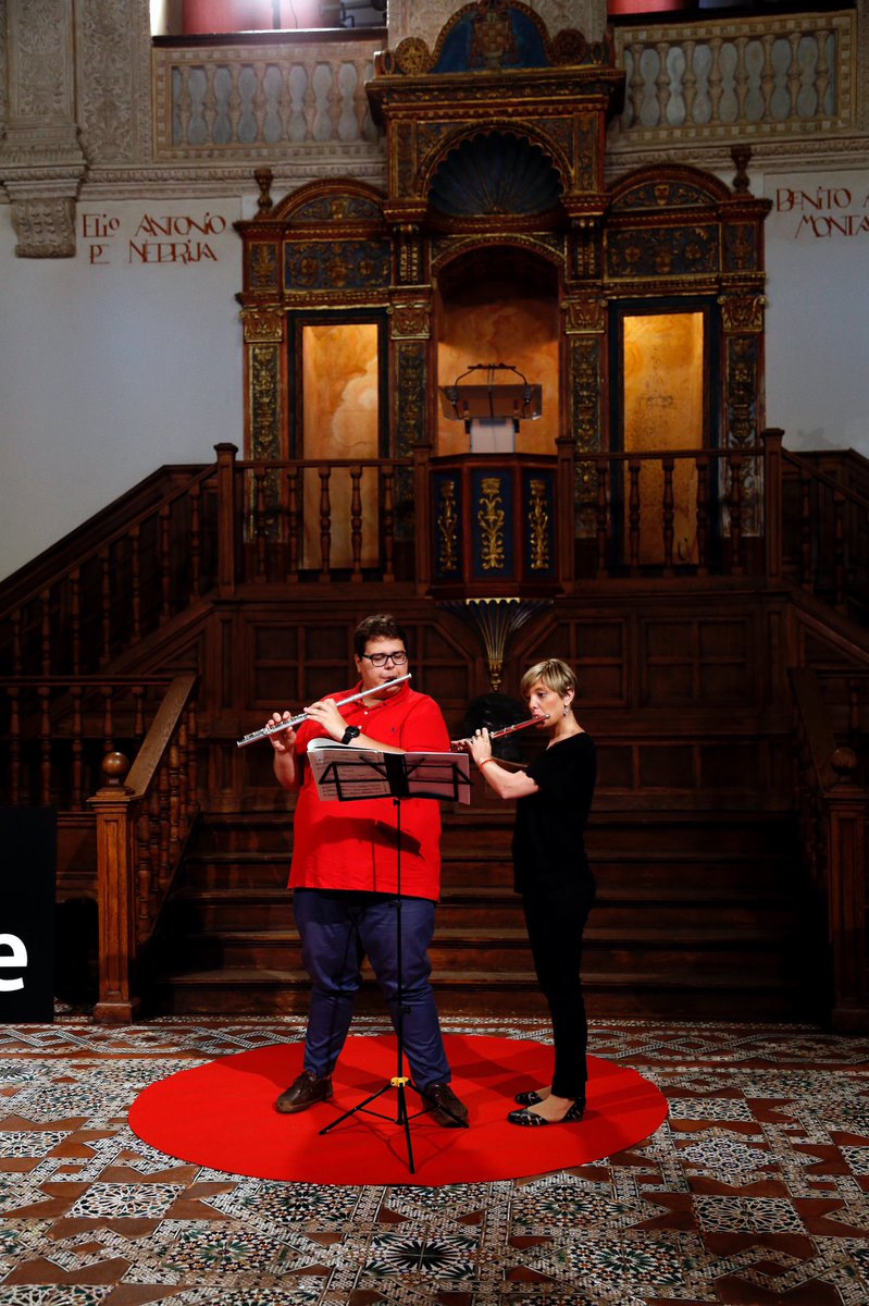 TEDxViaComplu's tweet photo. Stella Castro y Pablo en "Re-conectar musical".

#SegundoTEDxVíaComplutense https://t.co/v8bnSXyOgc