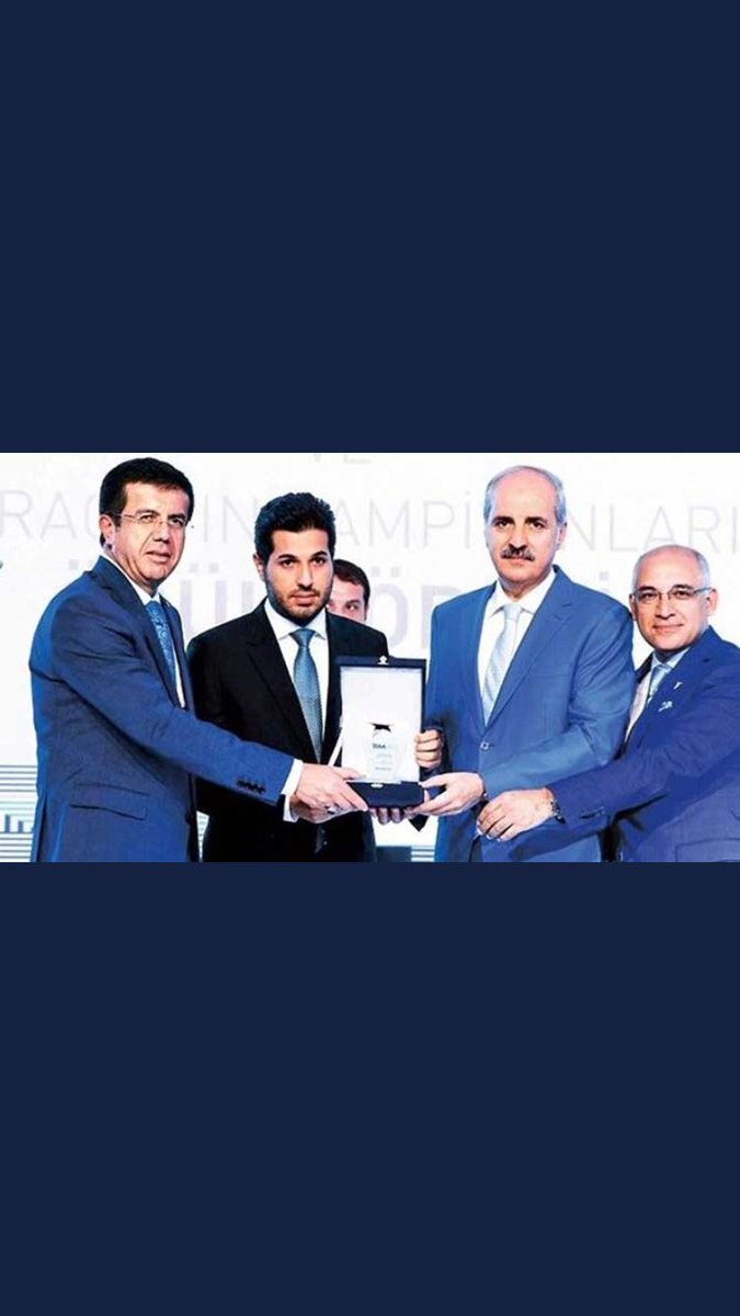 DemirkolGkay's tweet photo. Atatürk’e zerre muhabbeti olan cenazeme gelmesin diyen fesli kadirin cenazesine katıldınız.yahudi ismi alan Aaron Goldsmith( Reza Zarrab)’a ödülünü verdiniz merak ediyorum utanma duygusunu hayatınızda hiç yaşıyormusnz @NumanKurtulmus Gerçi bozuk olunca maya ne ar tanır nede haya https://t.co/NC4W34qwTn