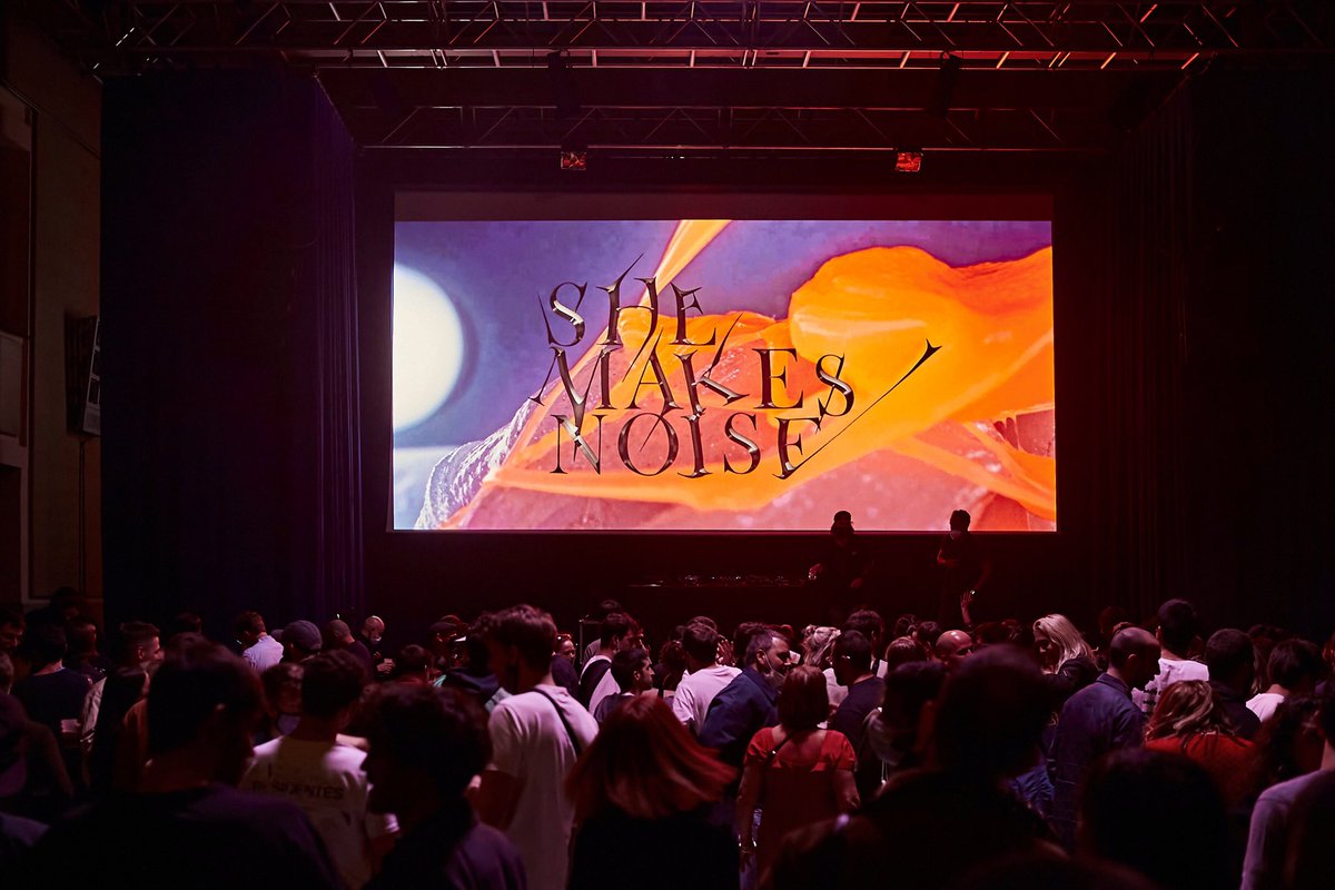 LaCasaEncendida's tweet photo. En su debut en España #Sabiwa inauguró el festival @shemakesnoise ,  Ziúr @ziurinhell + #SlimSoledad 🦋 protagonizaron la segunda jornada presentando nuevo trabajo 🔌⚡

Colaboran @GIMadrid @SON_EG https://t.co/8ATpDfy3sI