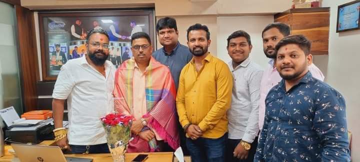 संस्थापक अध्यक्ष हँड्स ऑफ ॲक्शन,  माननीय निलेश भोसले सर यांची शिवसेना प्रणित महाराष्ट्र #शिव माथाडी कामगार सेनेच्या #अध्यक्ष पदी सर्वानुमते निवड झाल्याबद्दल त्यांचे मनःपुर्वक अभिनंदन..
<a href="/AUThackeray/">Aaditya Thackeray</a> <a href="/NileshBhosle18/">Nilesh Bhosle</a> <a href="/AhirsachinAhir/">Sachin Ahir</a> <a href="/advanilparab/">Anil Parab</a> <a href="/AGSawant/">Arvind Sawant</a> <a href="/ShivsenaComms/">Shivsena Communication</a> <a href="/YuvasenaE/">युवासेना वांद्रे पूर्व विधानसभा</a>