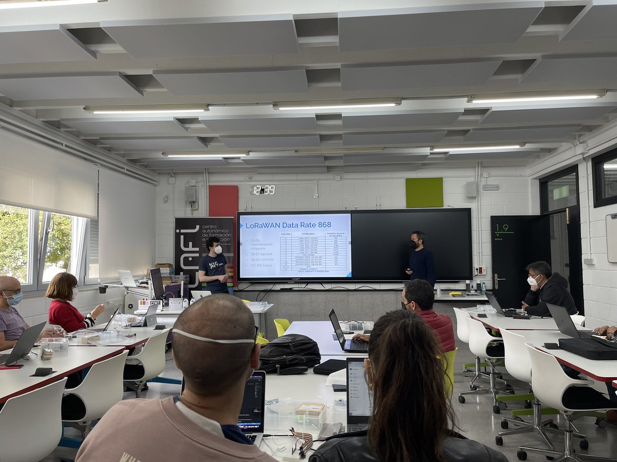 ⚫️Unha vez que xa temos toda a información.
🔴Podemos poñernos cos kits de traballo.
⚫️ Conectando! 
<a href="/TCRobotics/">Alex TC</a> <a href="/dev_4m1g0/">dev.4m1g0</a>