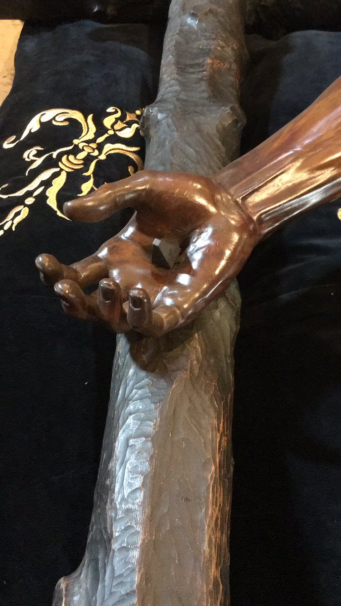 gustalassanta's tweet photo. Es maravilloso y hasta necesario ver las imágenes tan cerca @cofradiamena #CofradíasMLG #malaganazarena https://t.co/wFjqhlxQOz