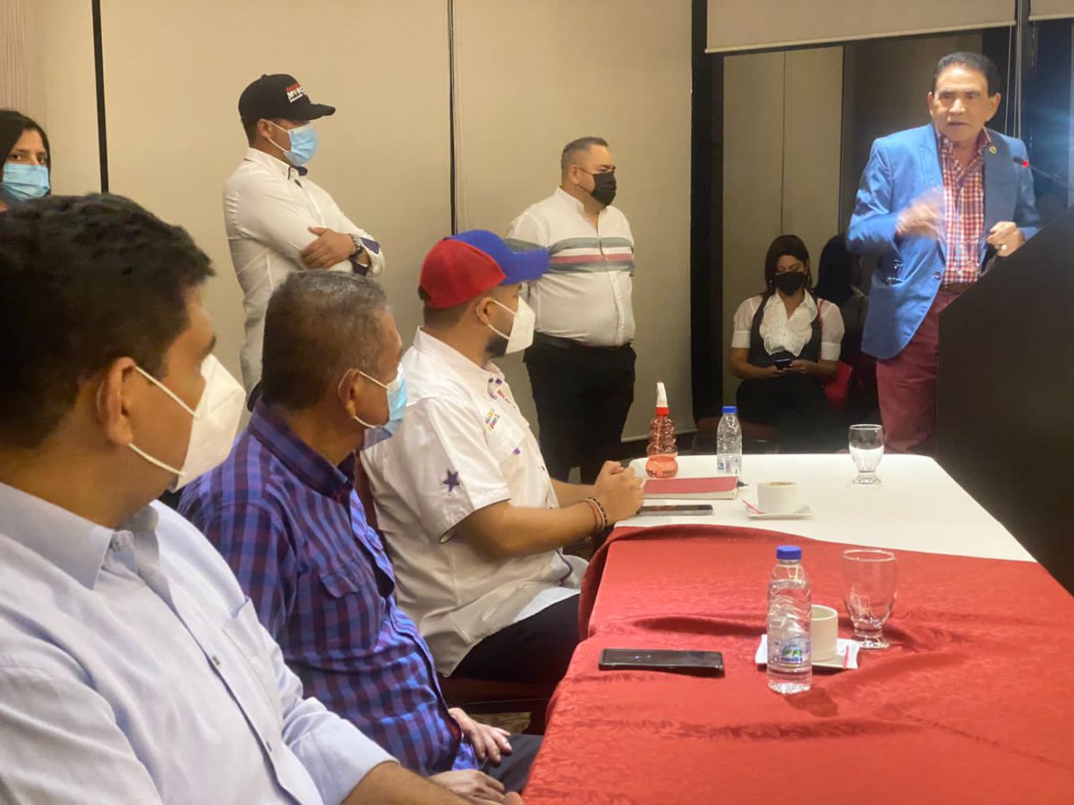 OviedoPSUV's tweet photo. (4/4) E incentivos fiscales y tributarios para la actividad metalmecánica.
Ciudad Guayana tiene con qué ser epicentro de desarrollo económico en el país y juntos lo hacemos mejor.

#VacúnateEvitaElContagio
#VamosCiudadGuayana https://t.co/4nLCWLbjOZ