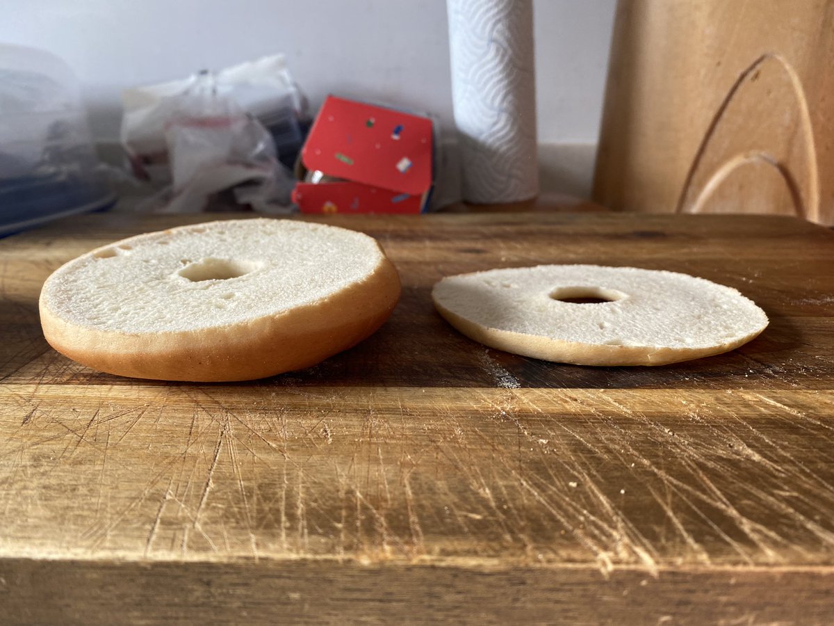 LottieSutters's tweet photo. I’m not a big follower on twitter but felt compelled to voice my frustrations with @NYBakeryCo bagel thins. Impossible to toast one bagel together,  one half useless as anything other than Melba toast 😡 https://t.co/YYQmPtWLuS