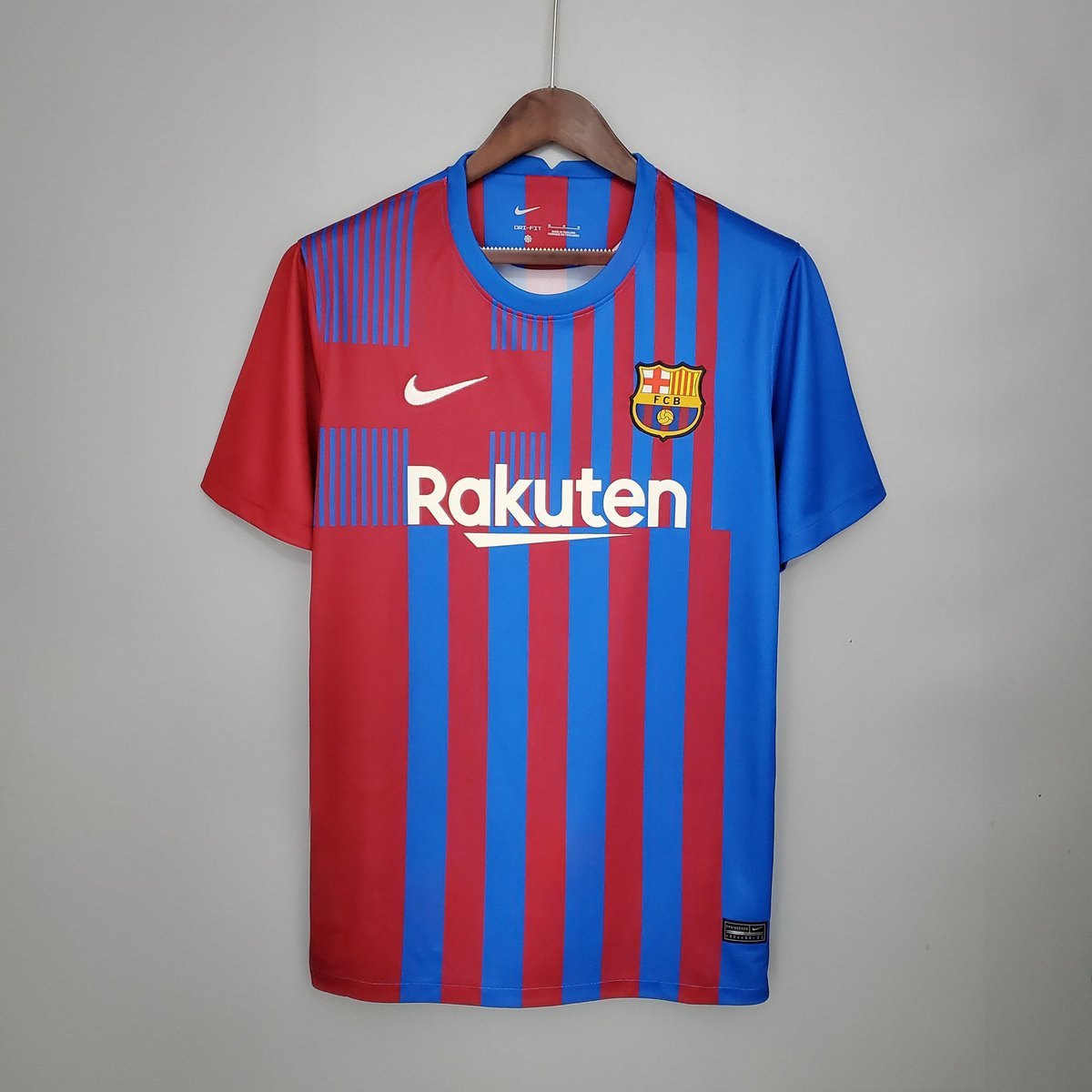 LigActu's tweet photo. 🎁 𝗝𝗘𝗨 𝗖𝗢𝗡𝗖𝗢𝗨𝗥𝗦 🎁

👕 Pour #ElClásico, tente de remporter le maillot du Barça ou du Real Madrid !

🔁 RT ce tweet
➕ Follow @VBET_fr + @LigActu 

🗓️ Fin du concours : 24/10 à 21h
🗳️ TAS : 25/10

👉 Le gagnant devra créer un compte Vbet : https://t.co/Gyc0wOURVM https://t.co/sievEYlR9W