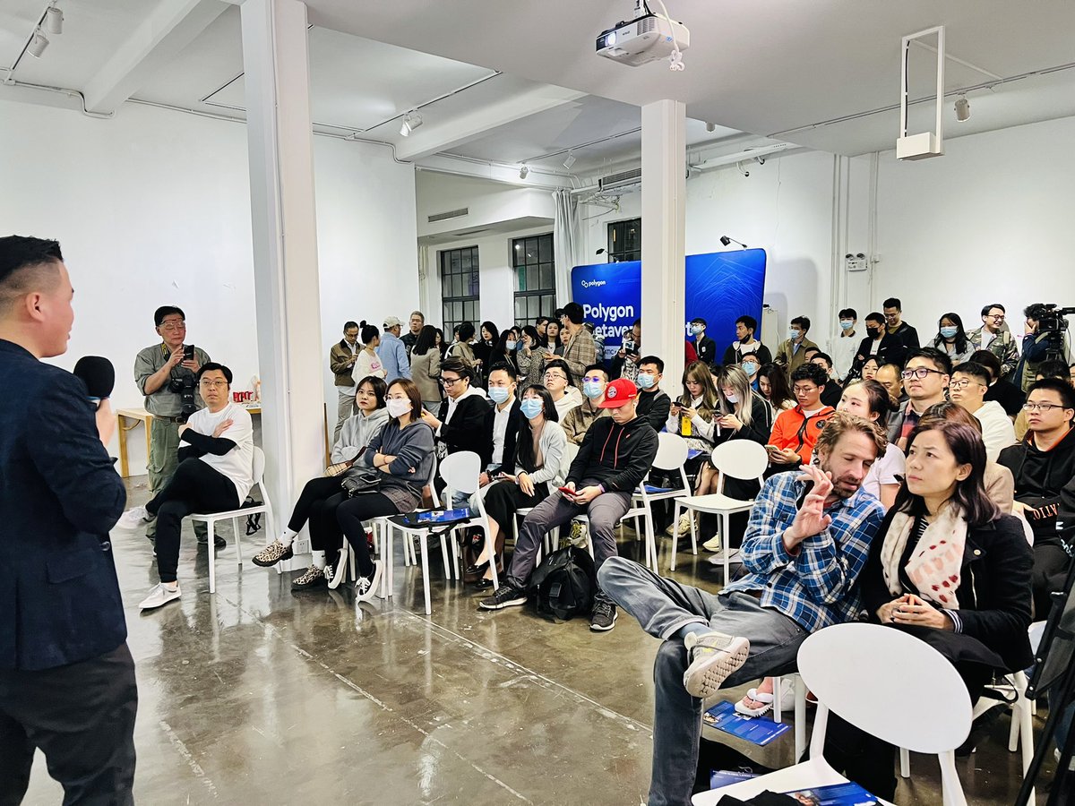 CryptoKitchenCN's tweet photo. Crowded with attendees to @0xPolygon #Metaverse Night of #ShanghaiMetaverseWeek 2021 https://t.co/pGyatG14tN