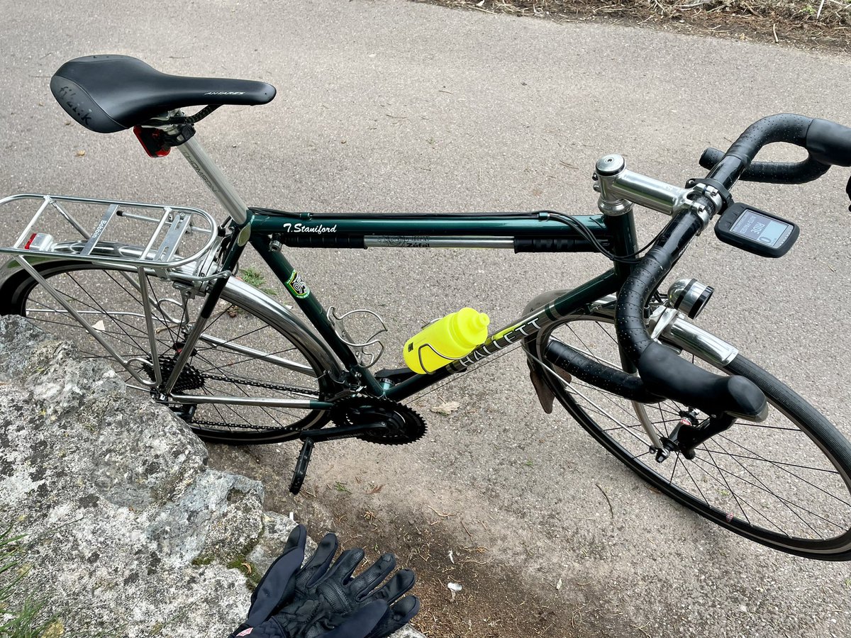 tomstaniford's tweet photo. Yday was first Autumn ride with tights, winter collar, jacket. Today I added winter hat and gloves. (Although the hat was overkill- normal cap wouldβve been fine). 2 big days done. Now for wine and recovery before back to work/gym on Monday. #progress #FillMyCup #snailclub https://t.co/7KQqGnhvyF