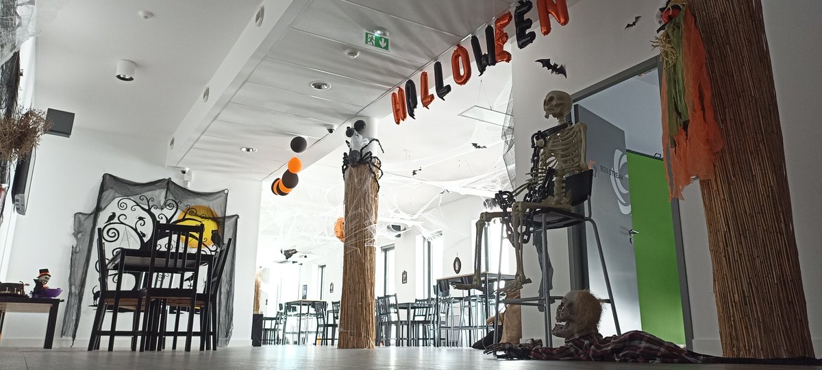 Bon week-end à tous 🌞

La Source est ouverte même le week-end de 10h à 1h !
Venez découvrir la nouvelle décoration du centre 🎃

Vous en aurez des frissons ☠️