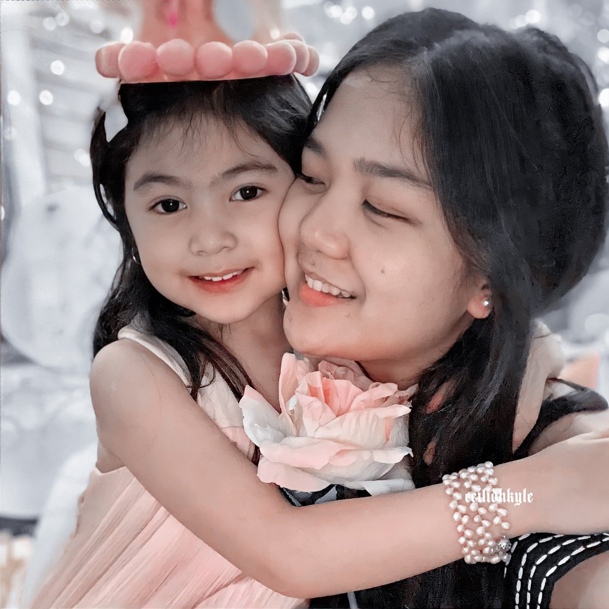 lovelyjoseee's tweet photo. Ate Niña loves u Talia, hbd!

Happy7thBirthday NataliaGuerrero https://t.co/iaFNbs4It2