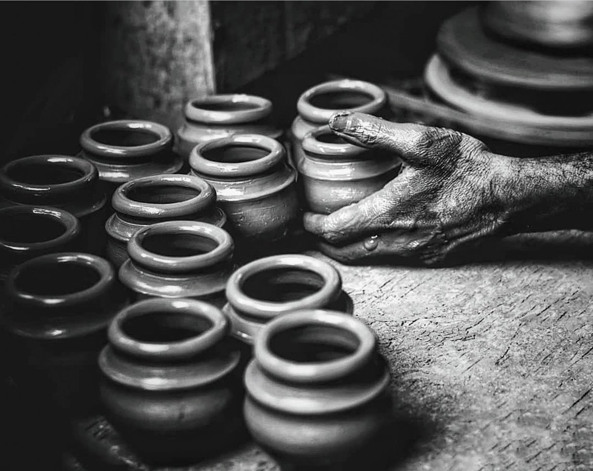 NamrataV01's tweet image. My Photography collections ❤️❤️

1. Monochrome Minimals - minimalist images

2. Golden Sunrise - available on Foundation! 

3. Tribute to Hua Lamphong station - oldest station in Bangkok 

4. Clay Connections - Pottery 

5. Water Art photography

Links in the thread below..!