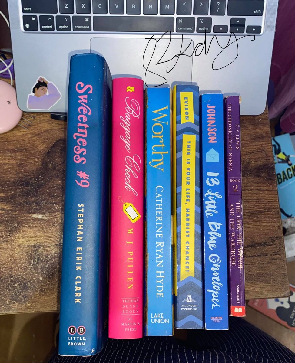 82KDY's tweet image. WTS LFB FICTIONAL BOOKS

－He's into Her S1 box
－Crossfire Trilogy Box
－Worthy 
－This is your Life, Harriet Chance!
－The Lion, the Witch, and the Wardrobe 
－Trouble is a Friend of Mine 
－Trouble Makes a Comeback 
－13 Little Blue Envelopes
－Baggage Check
－Sweetness #9