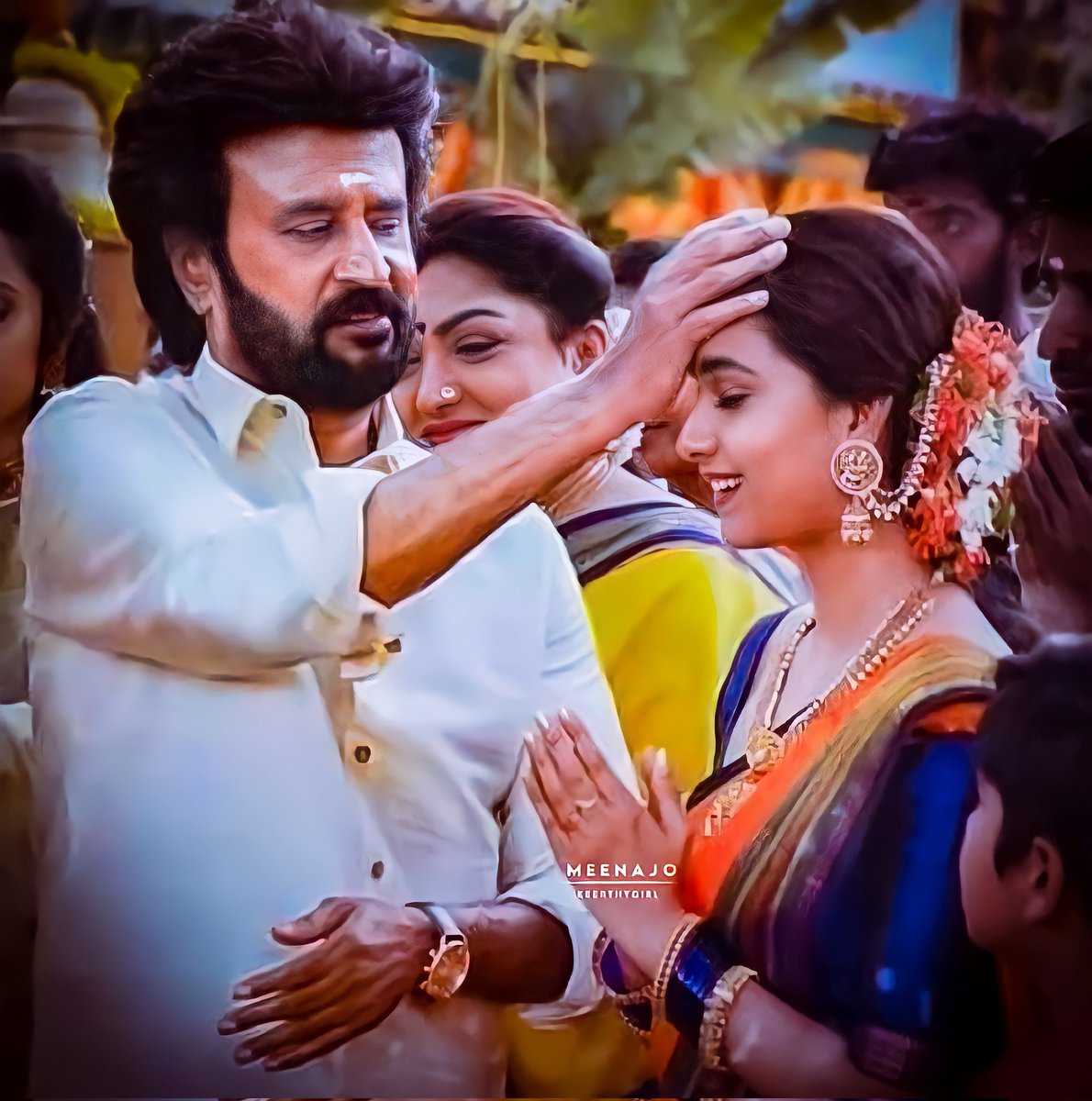 MeenaJo7's tweet photo. Favorite😍💕 frames of
Mine❤🤗🥰😘
@rajinikanth @KeerthyOfficial 💙
Expectations increasing on thalaivi character of this movie 💯🤗
Gd evening all.. , 🥰❤
#Annaatthe #Marudhani
#AnnaatthethirdSingle @MenakaSuresh4
#KeerthySuresh #Meenajo https://t.co/mkZgqEaIDi