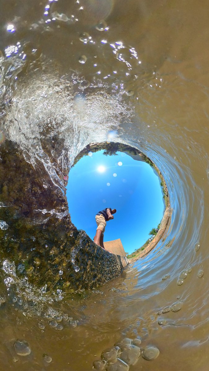 sizo_dideo's tweet photo. Tested this camera out in the river today. 😍 https://t.co/06LqDac3Du