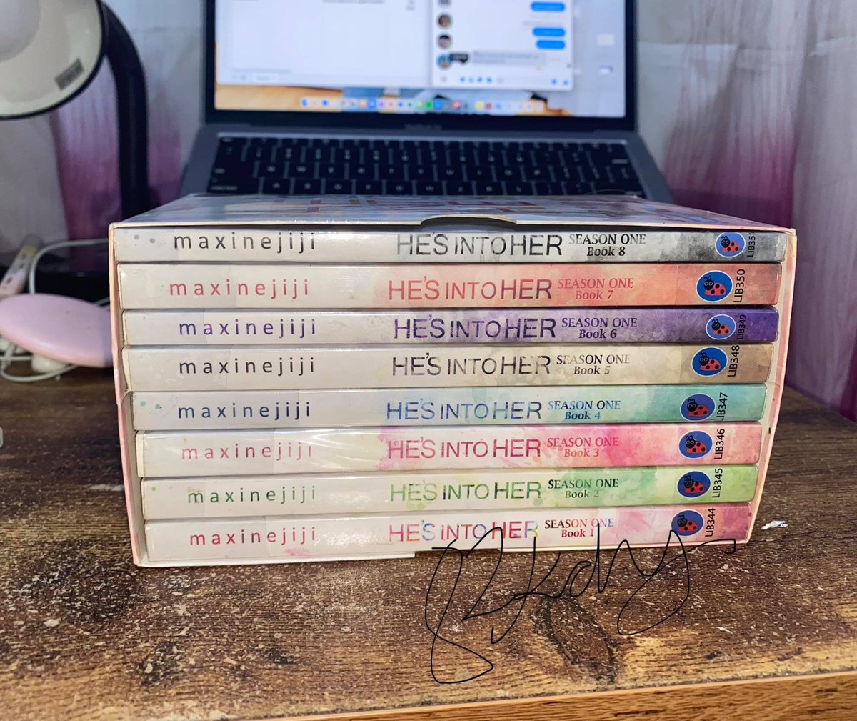 82KDY's tweet image. WTS LFB FICTIONAL BOOKS

－He's into Her S1 box
－Crossfire Trilogy Box
－Worthy 
－This is your Life, Harriet Chance!
－The Lion, the Witch, and the Wardrobe 
－Trouble is a Friend of Mine 
－Trouble Makes a Comeback 
－13 Little Blue Envelopes
－Baggage Check
－Sweetness #9