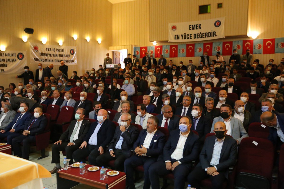 Emeğin,emekçinin üretimin,üreticinin bu kadar örselendiği bir AKP iktidarında sendikaların ve sendikalaşmanın önemi bir kez daha ortaya çıkmıştır. 
Örgütlü mücadele her zaman kazanır yeter ki örgütlenmeyi başarabilelim
TES-İŞ Sendikası Yatağan Şube kongresindeydik
#enerjiişçileri