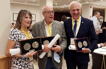 Entrega de los premios TRIFINIUM de la Federación Española
caminosantiago.org/cpperegrino/pr…
#caminodesantiago #XIICongresoInternacional