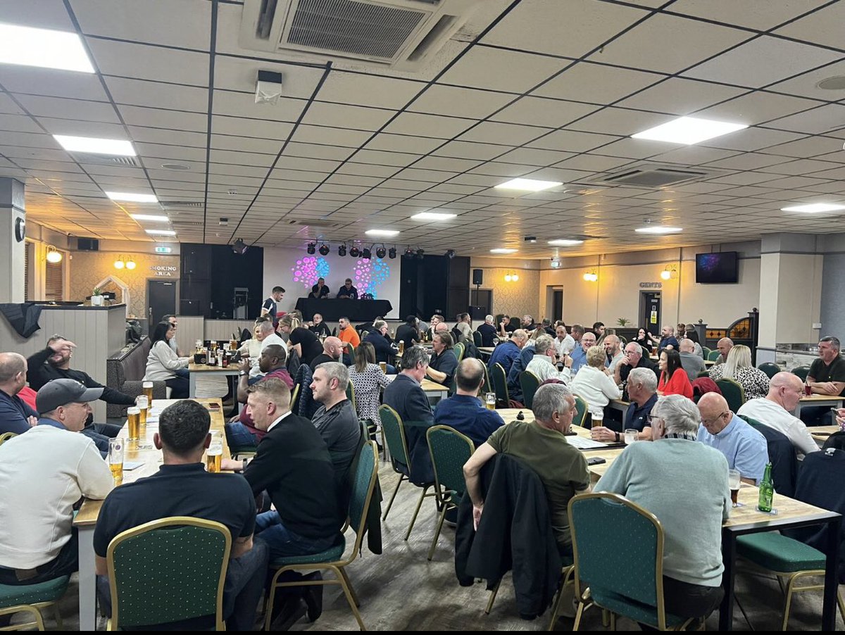 A massive thanks to <a href="/DWindass10/">Dean Windass</a> <a href="/ThebfgGazza/">Gary Marshall</a> for providing excellent entertainment last night at Scawthorpe Scorpions JFC’s 50th anniversary night 🦂⚽️👏🏼