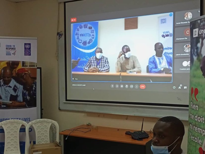 Cette session plénière d’ouverture est animée par des Start-up, OSC, Organisations de jeunes et les Communauté

#UnescoBoostCamp 
#Cameroun 
<a href="/eSTEMatedu/">eSTEMate</a>  <a href="/BarCampCameroon/">BarCampCameroon</a> <a href="/UnescoYaounde/">UNESCO YAOUNDE #Education #Sciences #Culture #Comm</a>