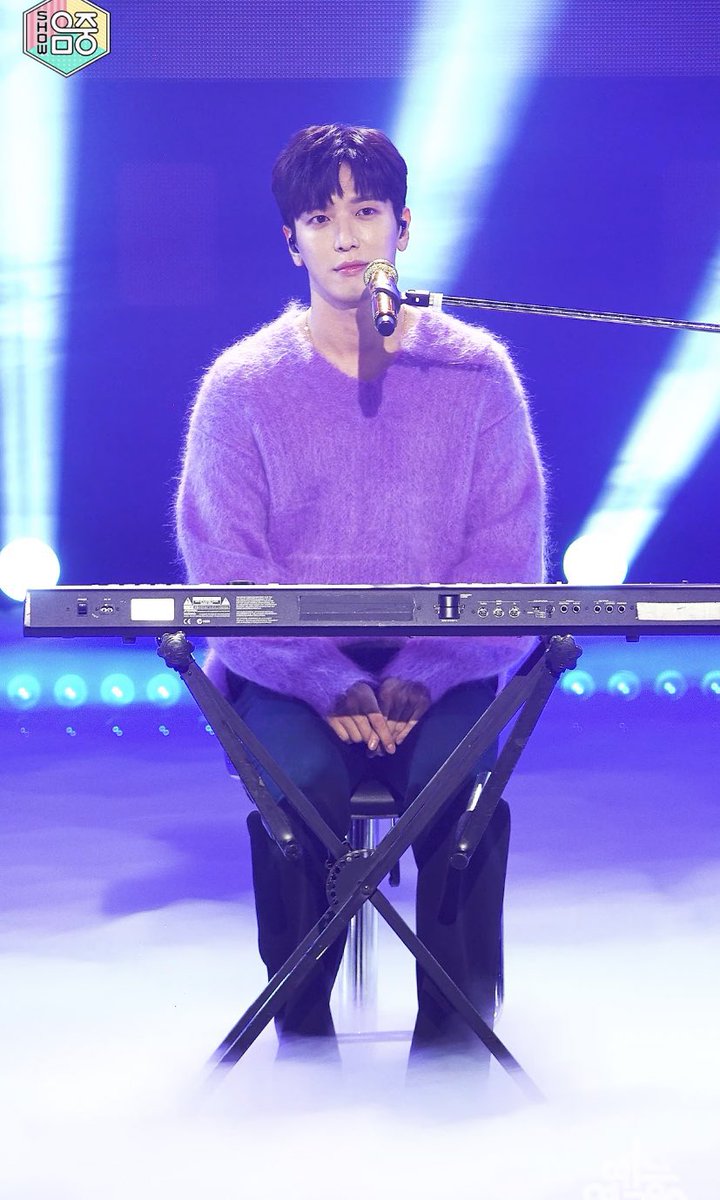 stickyjyh's tweet photo. ในวัย 33 ปี อยากเรียกพี่เค้าว่าหนูลูกกก55555555555555 https://t.co/8UxztsS4En