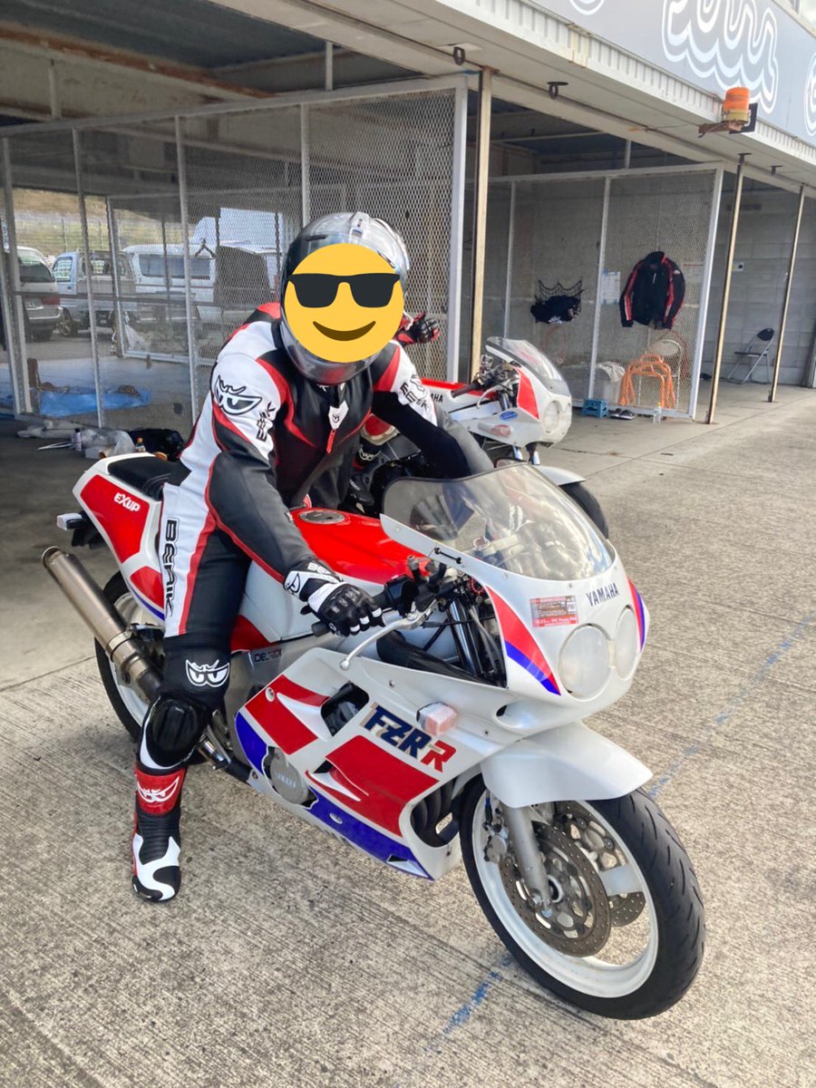 jinko712's tweet photo. 初めてのサーキット走行でした！
ビビって走るパイロンになってたけど楽しかった😂
また走りたい‼︎ https://t.co/feQrXJ8ked
