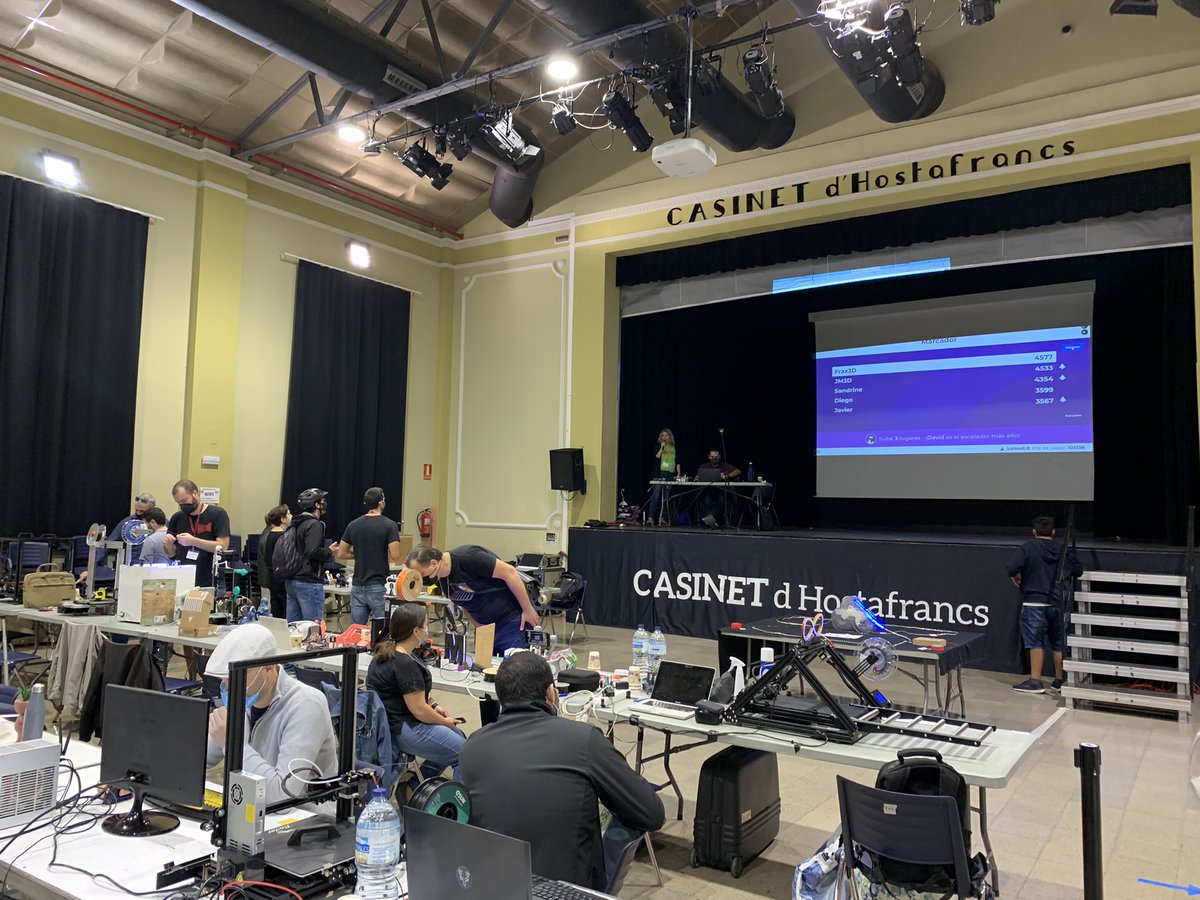 3dPrintBCN's tweet photo. Esta mañana en el #extruderday2021 hemos jugado al #Kahoot. Si quieres venir y ganar premios pásate por el evento! 🥇 🥈 🥉 
Hacemos 2 juegos más por la tarde! https://t.co/GxVGOrT67r