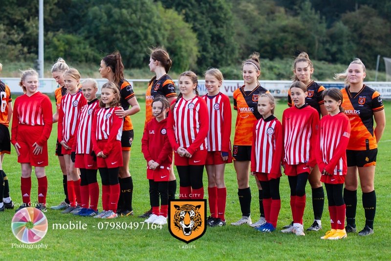 HullCityLFC's tweet photo. Costello said: "It's fantastic to see all the young supporters at the game, we have to be community minded &amp; I know we are and Chris does a fantastic.

We need to bring that into the first team as the girls love to have a crowd, people clapping them off at 0-0 was great to see.” https://t.co/qljvTsQxt7