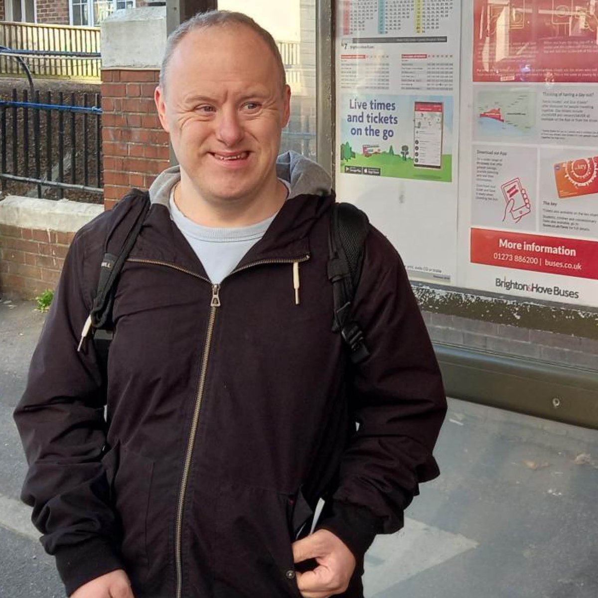 GraceEyreF's tweet photo. Like a lot of us Terry spent most of the last 18 months at home waiting for the day he could meet his friends again. 

That day has finally come &amp; our Travel Buddy team is delighted to help Terry rebuild his confidence as an independent traveller. 🚌

#Brighton @BrightonHoveBus https://t.co/0qDLXdOhI1