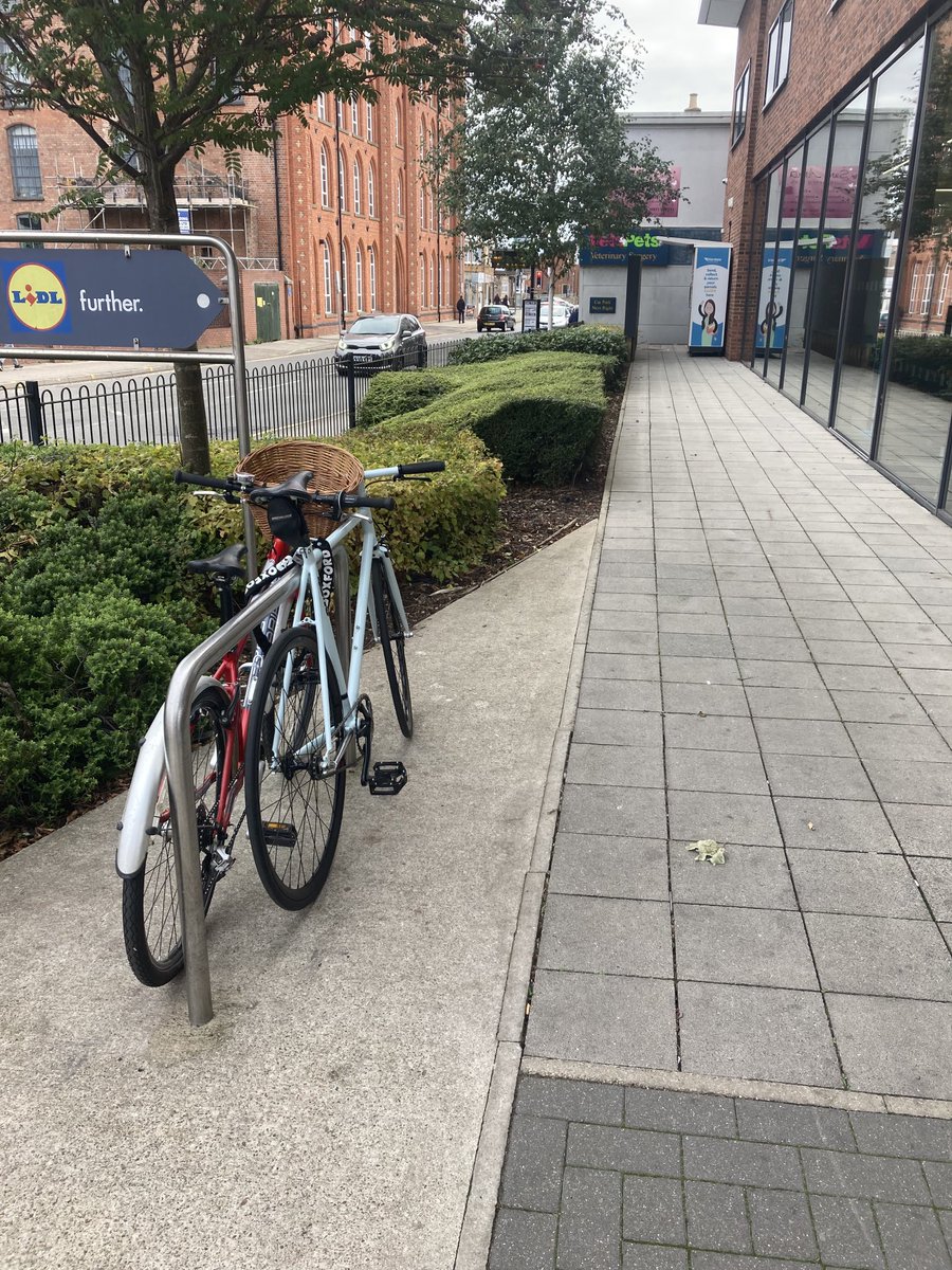 ItsTimHills's tweet photo. Could you fit a few more cycle racks in Beeston please ⁦@LidlGB⁩ . Happy to give you suggestions of where. https://t.co/uCjlIzJLHZ