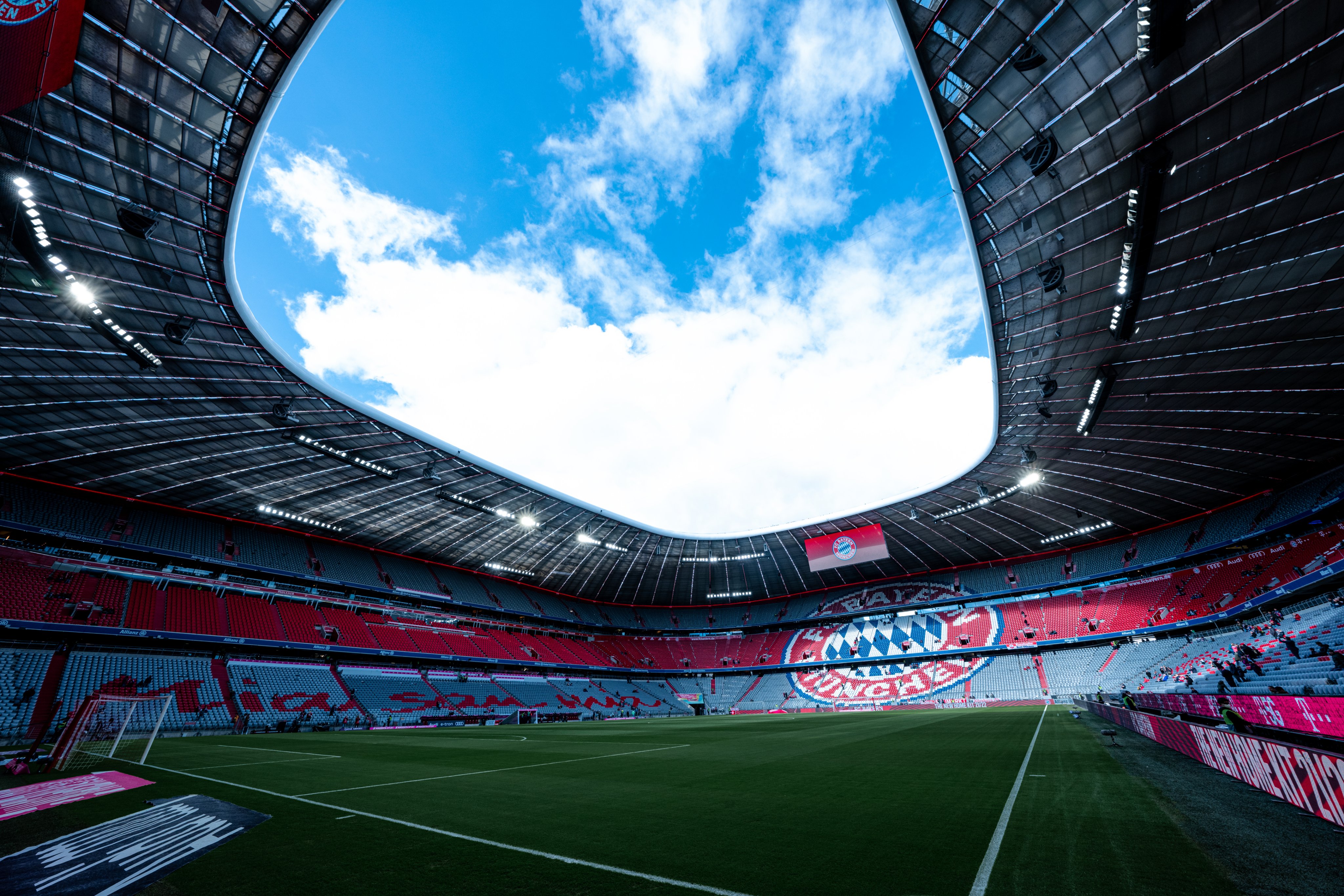 FC Bayern Munich Twitter: "Bring on the fans 🙌 #FCBTSG #packmas / Twitter