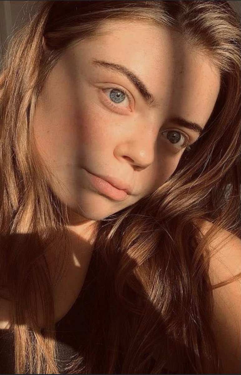 TeamLILY1's tweet photo. How gorgeous is this one. No make up needed #NaturalBeauty https://t.co/fn0He9Jj5z
