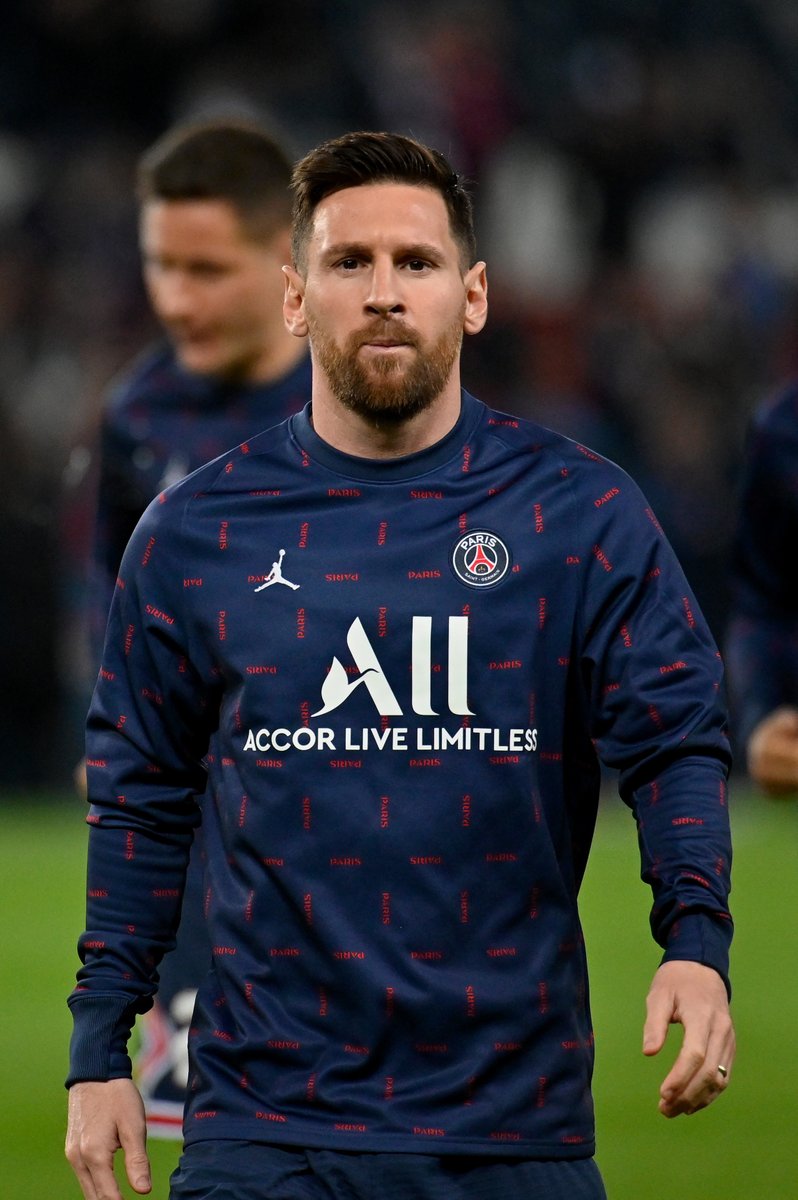 Lionel Messi in 2021:

✅ 49 games
✅ 40 goals
✅ 14 assists
✅ 27 MOTM awards
✅ La Liga top scorer
✅ Copa America top scorer, Player of the Tournament and winner

If any other player had these stats then they would win the Ballon d'Or without debate. Give him his #7 🏆