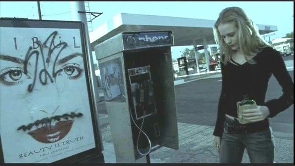 Thirteen03Fans's tweet photo. Fun fact: That poster is actually Nikki Reeds eyes and it got more and more dirty throughout the movie for symbolic reason.

#Thirteen #Thirteen2003 #Thirteenmovie #TracyLouiseFreeland #EvieZamora #EvanRachelWood #NikkiReed #CatherineHardwicke https://t.co/4016VjrPCR