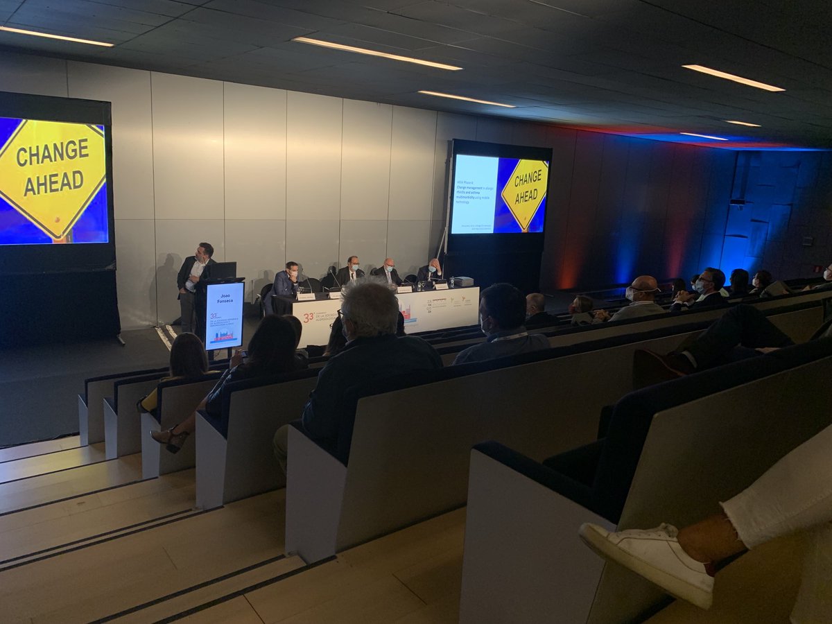 DarioAntolin's tweet photo. Prof Fonseca at #SPAIC @SEAIC_Alergia #seaic2021 #asthma #asma #alergia #technology #ehealth #eAsthma https://t.co/JN5ktxMXUE
