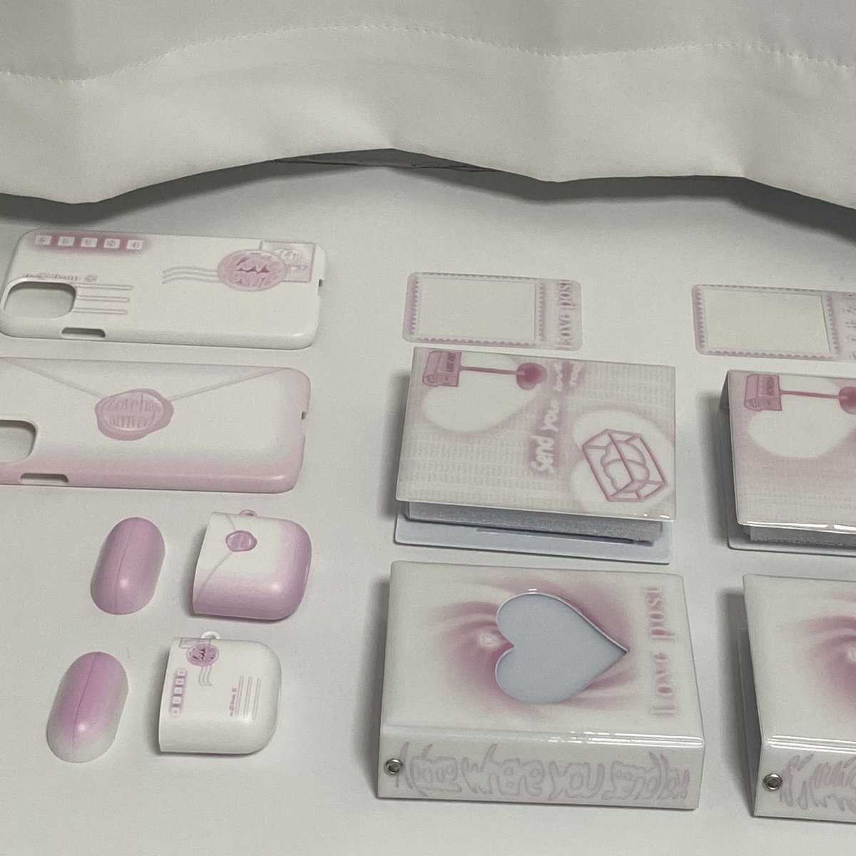 #rt #follow
추첨 한분께 러브포스트 시리즈 
콜렉트북을 먼저 보내드려요 (*´꒳`*) 🤍 

5 0 0 0 팔로우 정말 감사합니다 T^T !!