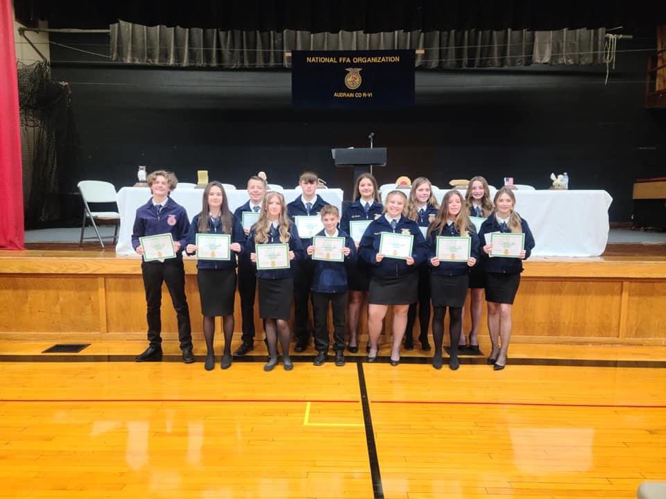 r6ffa's tweet photo. Our Chapter Officers hosted a great FFA Degree Night and Fall Awards Recognition! Members were awarded for their achievement of Discovery, Greenhand, and Chapter Degrees, and Trap Shootings Awards! 
@MissouriFFA @CR6Trojans https://t.co/48SB1MQjAA