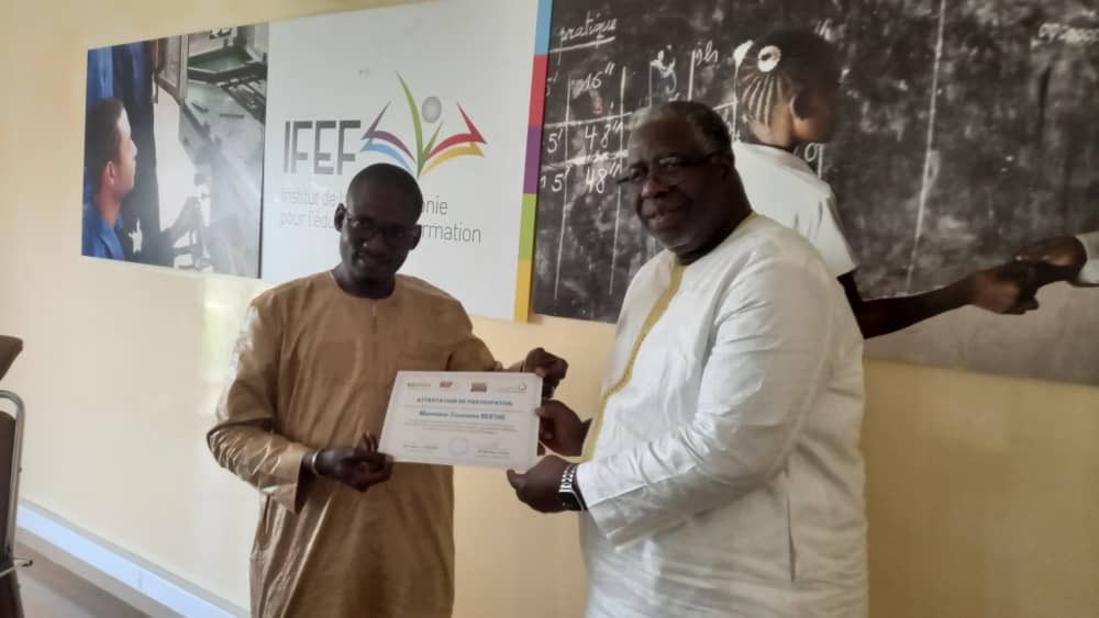 zoulegenie's tweet photo. Fin de la formation des administrateurs de la plate-forme Moodle de cinq pays #Burkina Faso #Cote d’Ivoir #Comors #Mali #Niger @isocml @ISOC_Foundation @ISOC_Community @VictorNdonnang @Bekaye223 @trawore @agetic_officiel https://t.co/cu6ZrGZNTP