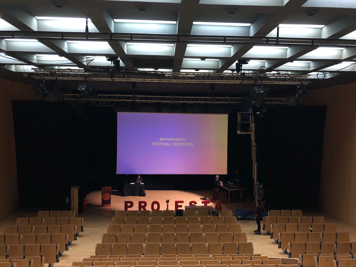 FProtesta's tweet photo. Estem nervioses per la #FinalProtesta🤫!
Ja tenim la sala preparada, el jurat a punt per debatre els curts guanyadors i l'equip del #Protesta2021 fent els últims preparatius: spamejant als contactes, acabant el making off...
A les 19h t'esperem a l'@latlantidavic! https://t.co/TJk7qXNe7m