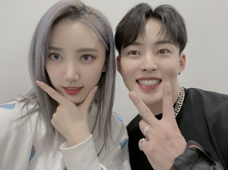srqloops's tweet photo. Su Ruiqi with the mentors! 💗

#SuRuiqi #Ruiqi #苏芮琪 
#수루이치 #スールイチー https://t.co/kecnU8L83m